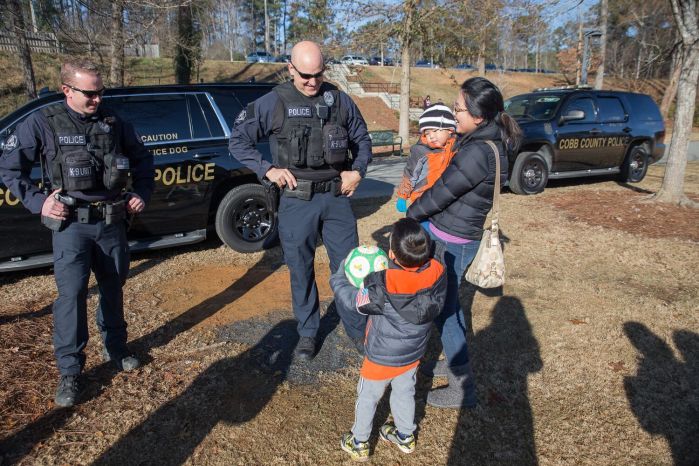 Sgt. Maddox answering kid's question (2)